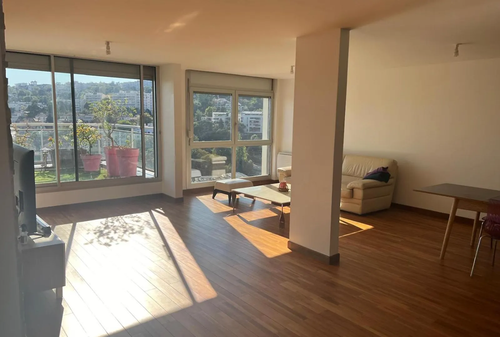 Chambre Dans Les Hauteurs De Lyon Proche Fourviere Chez L Hote Privatunterkunft